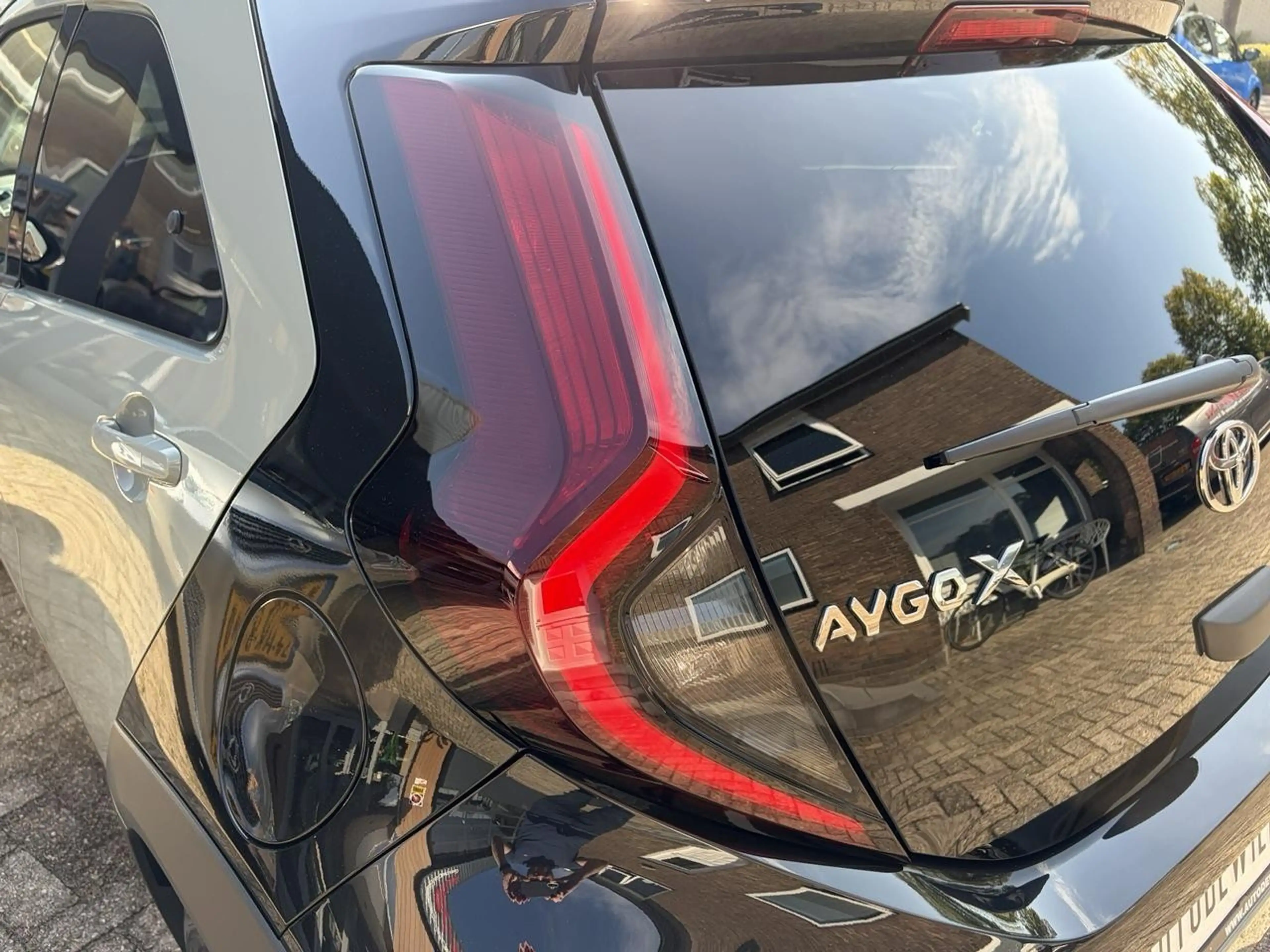 Toyota Aygo X 1.5 Hybrid 115 Pulse + Smart Pack A/T — photo 6