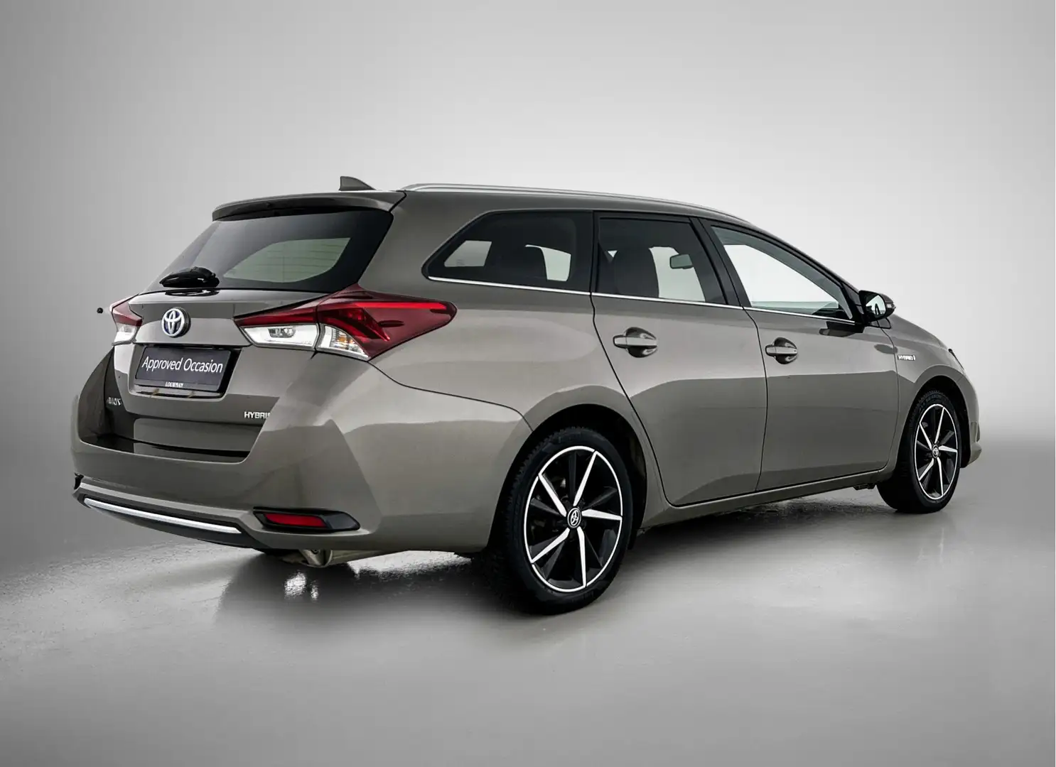Toyota Auris Touring Sports 1.8 Hybrid Dynamic Rijklaar Grijs - 2