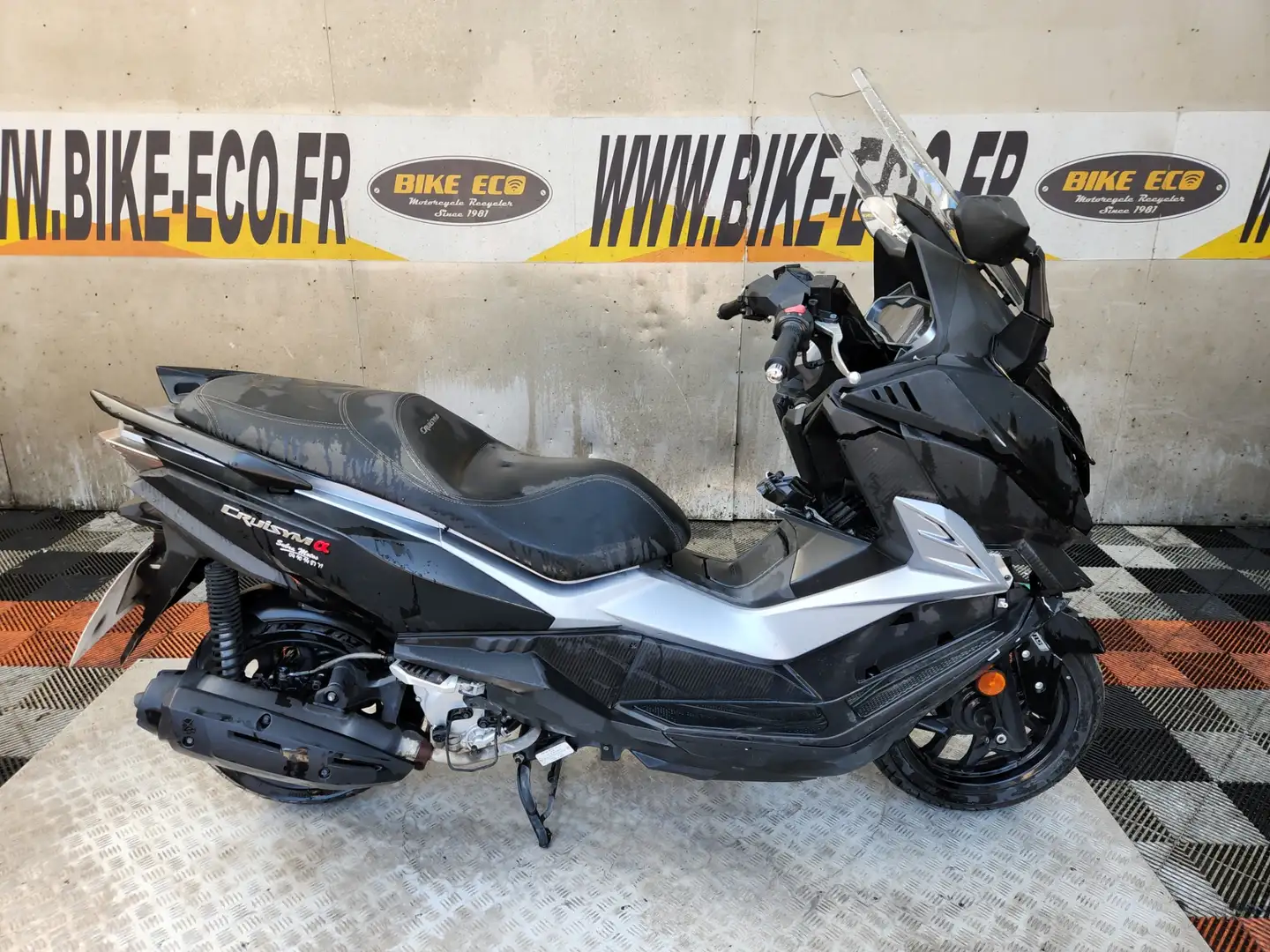 SYM Cruisym 125 Сірий - 1