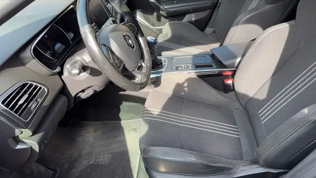 Renault Megane view 9