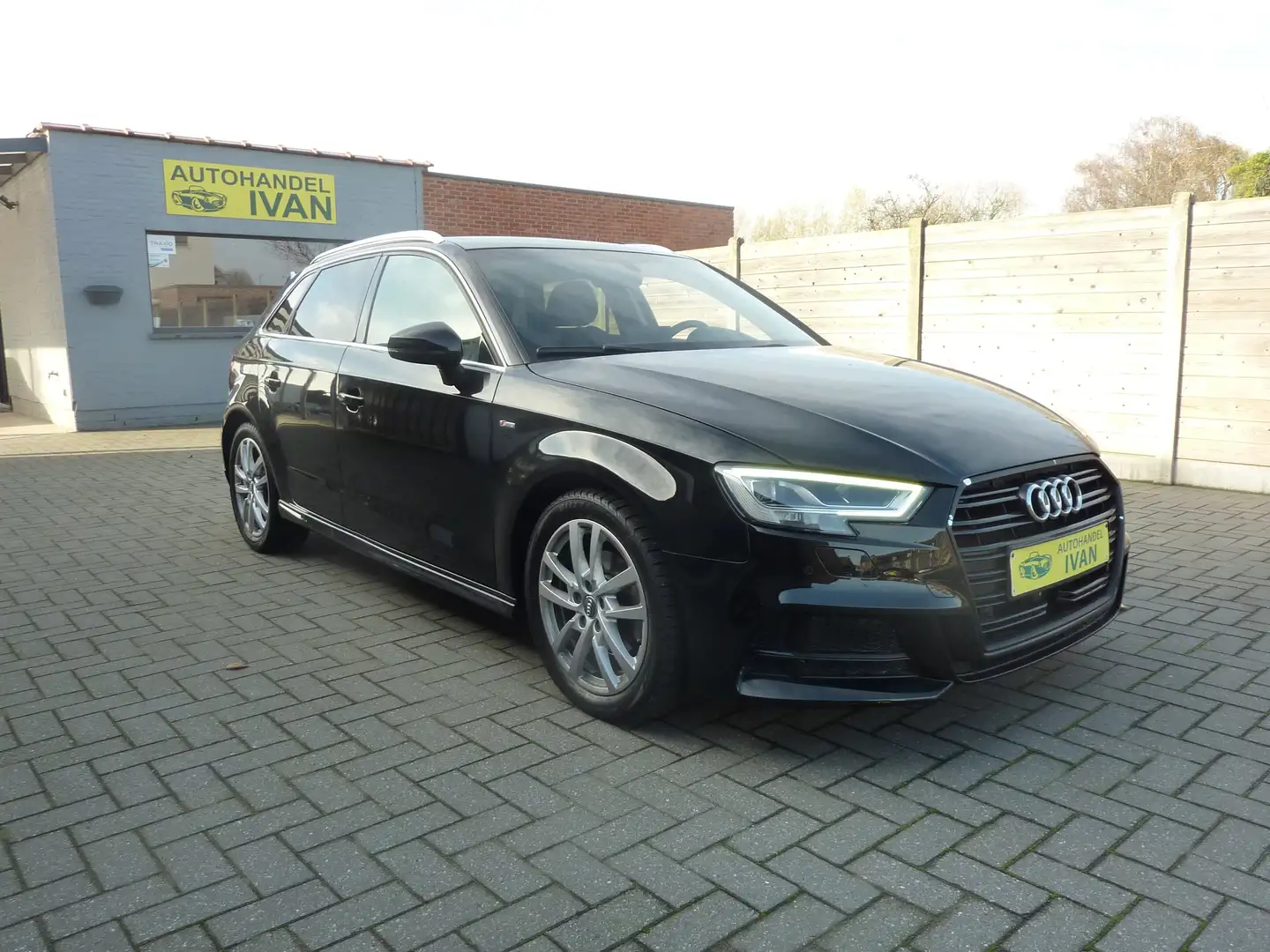 Audi A3 A3 1.0 TFSI Sportback S tronic S line Noir - 1