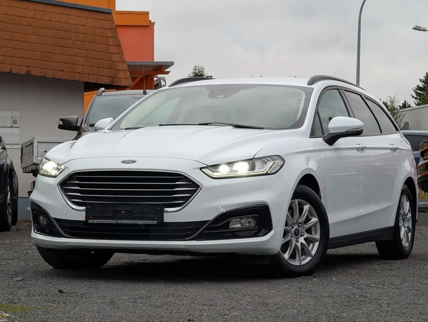 Ford Mondeo Turnier 2.0EcoBlue Trend 150PS LED BLIS KLIMA NAVI Blanc - 1