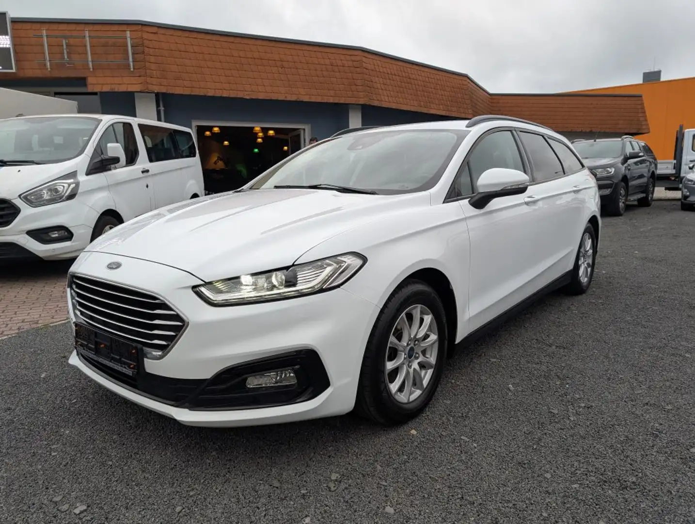 Ford Mondeo Turnier 2.0EcoBlue Trend 150PS LED BLIS KLIMA NAVI Blanc - 2