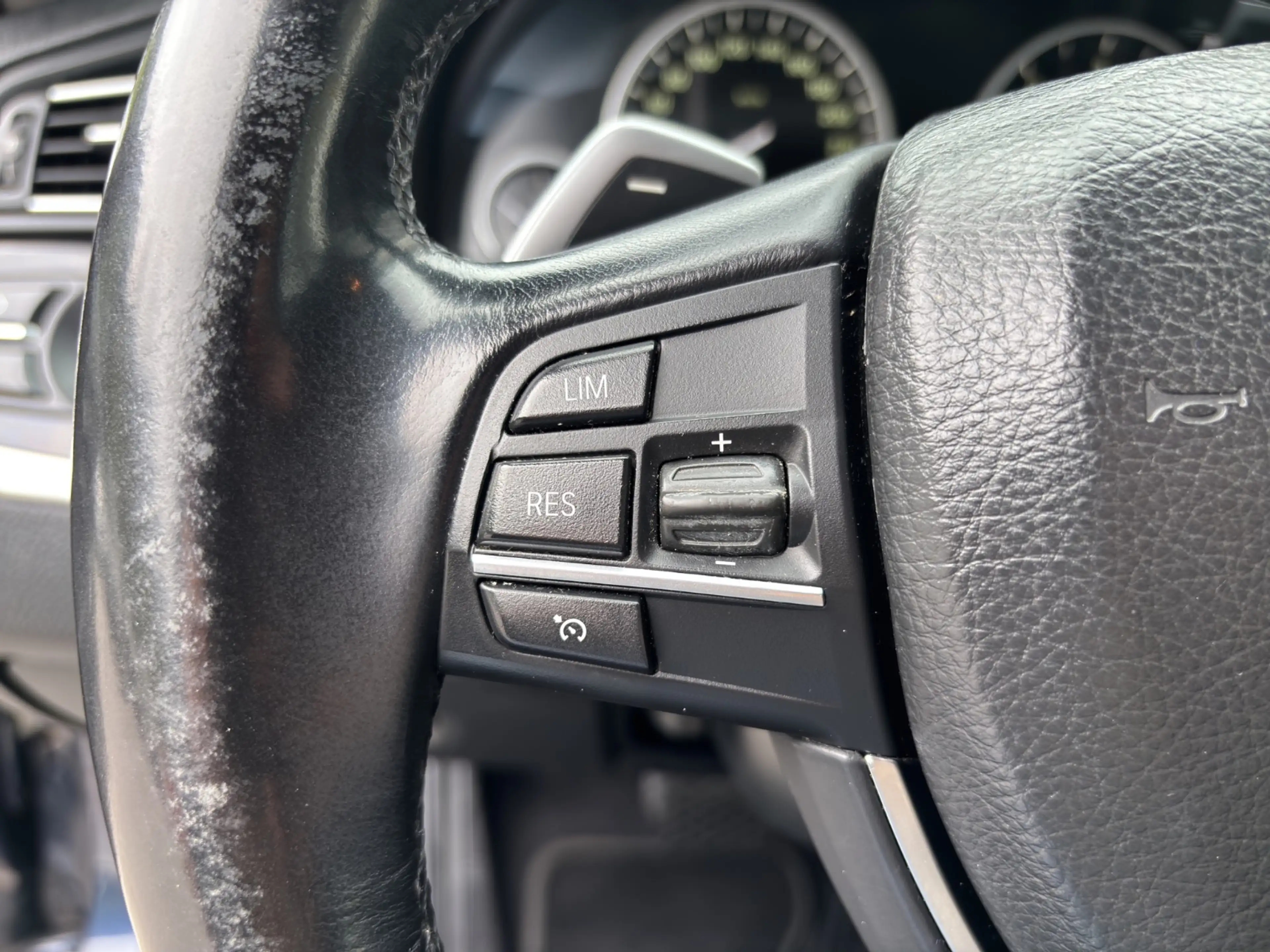 BMW 525 d xDrive AUT — photo 12
