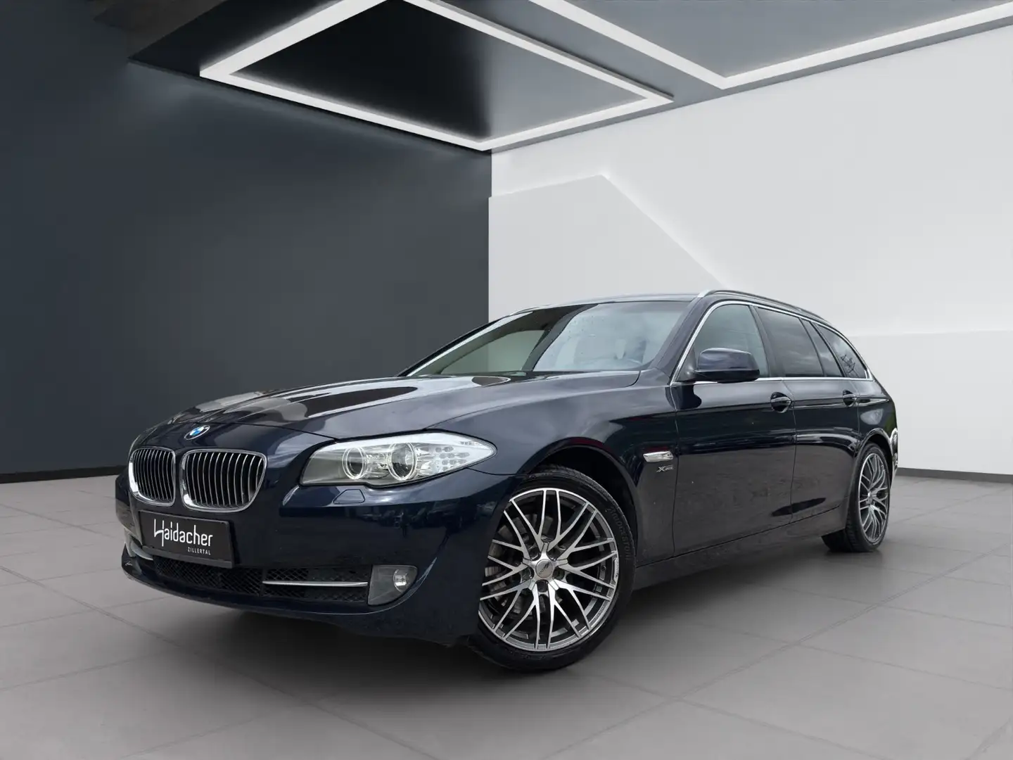 BMW 525 d xDrive AUT Blau - 2