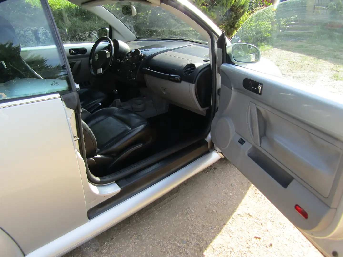 Volkswagen Beetle CARAT Gris - 2