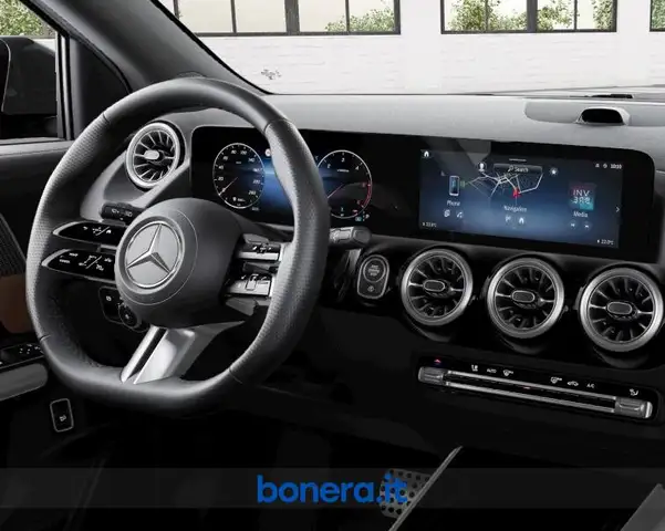 Mercedes-Benz Gla view 6