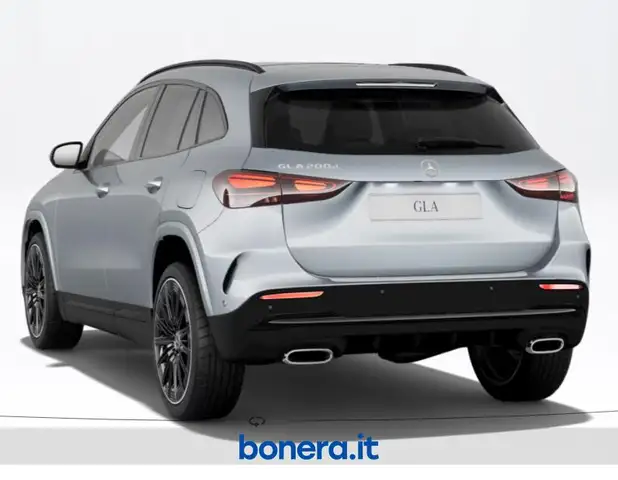 Mercedes-Benz Gla view 4