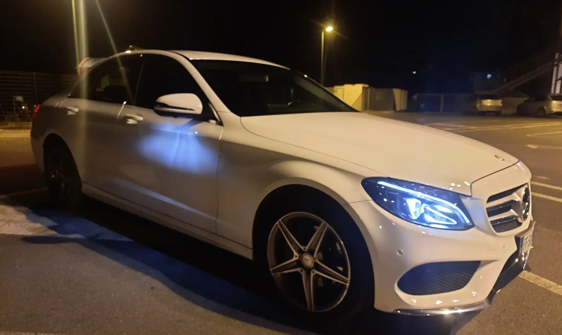 Mercedes-Benz 220 - 1