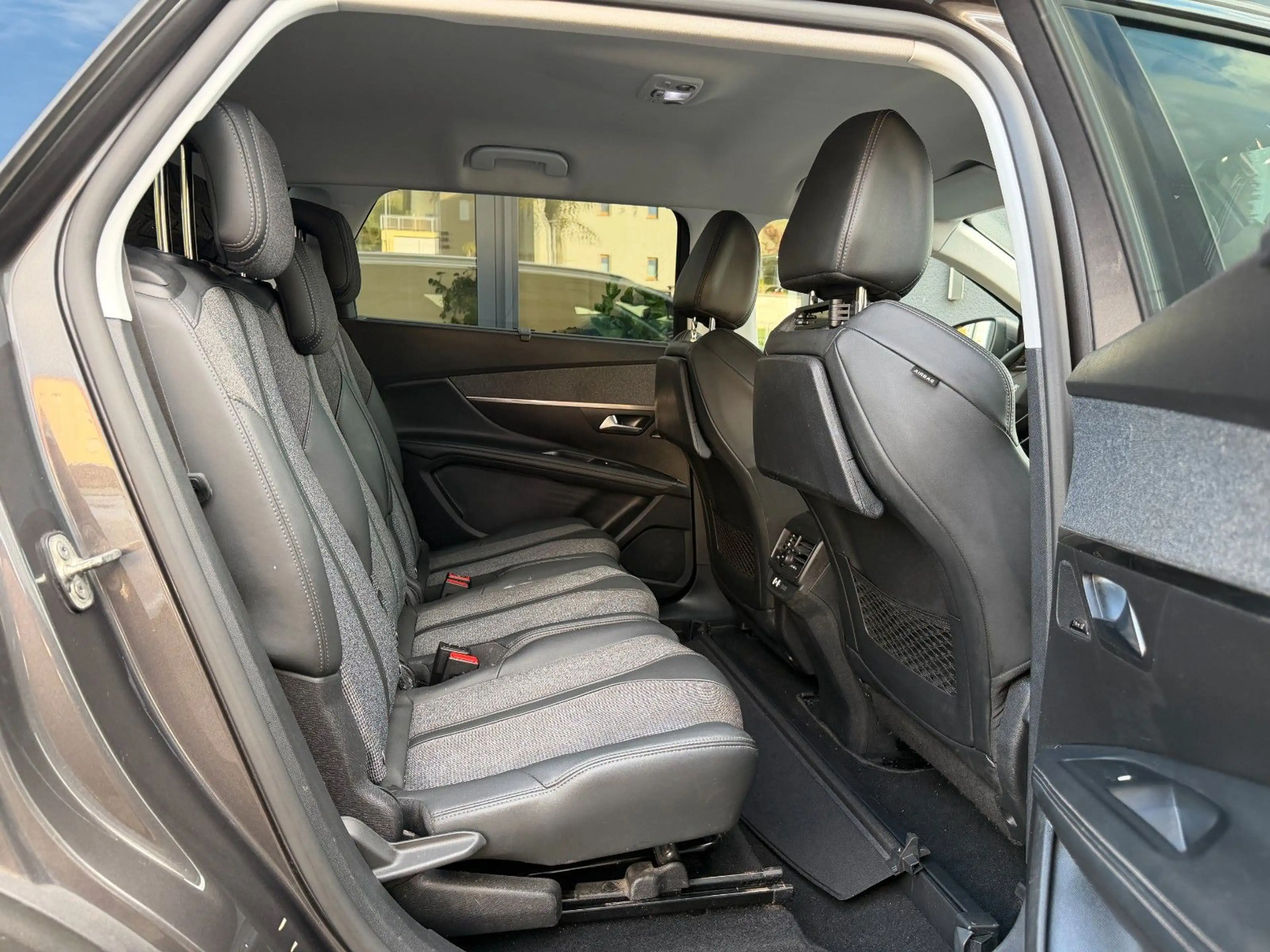 Peugeot 5008 Allure / Massagesitze / 7 -Sitzer — photo 13
