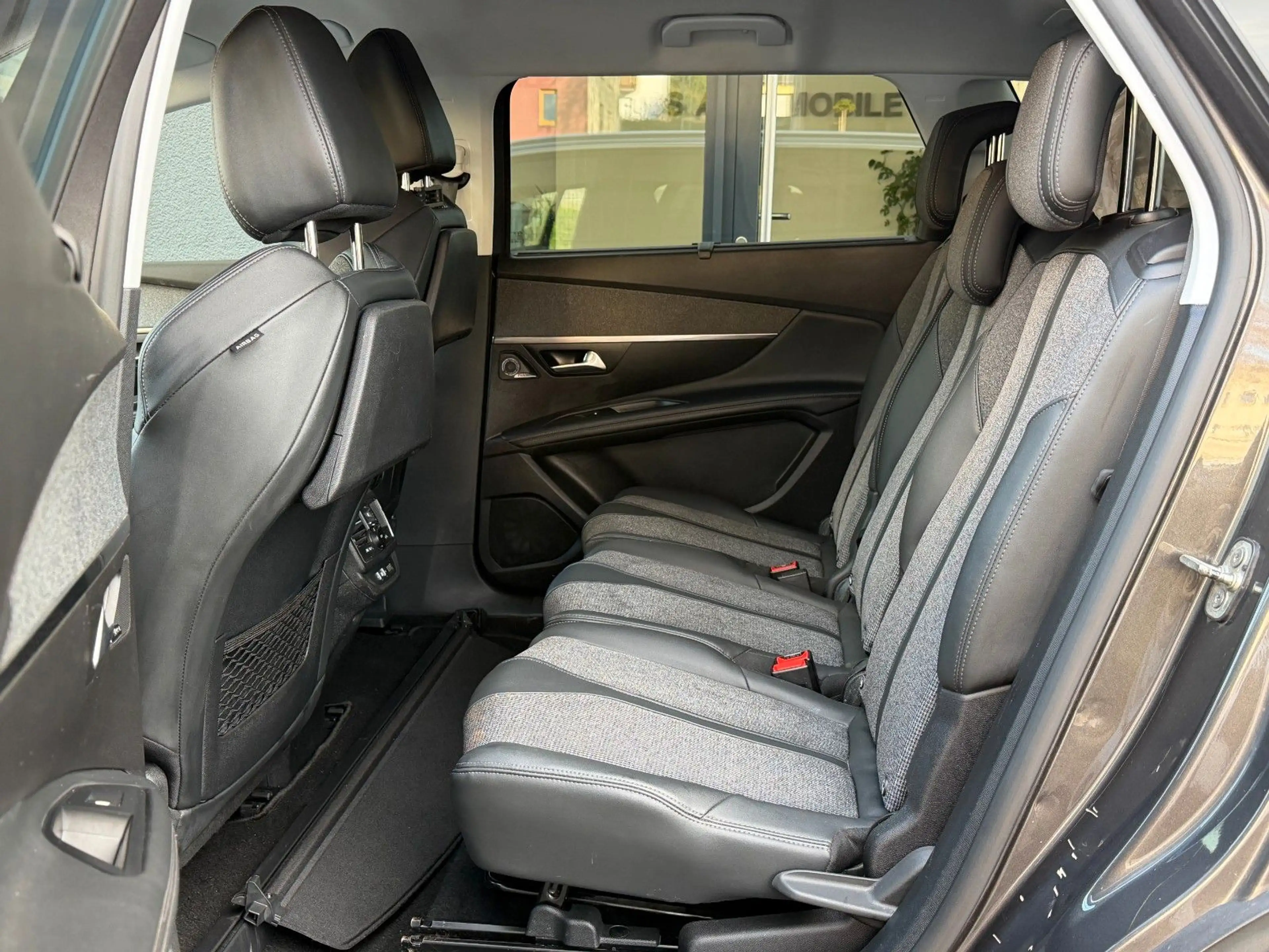 Peugeot 5008 Allure / Massagesitze / 7 -Sitzer — photo 11