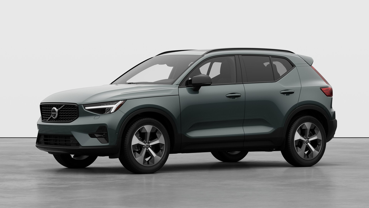 2026 Volvo XC40 Plus Dark Theme