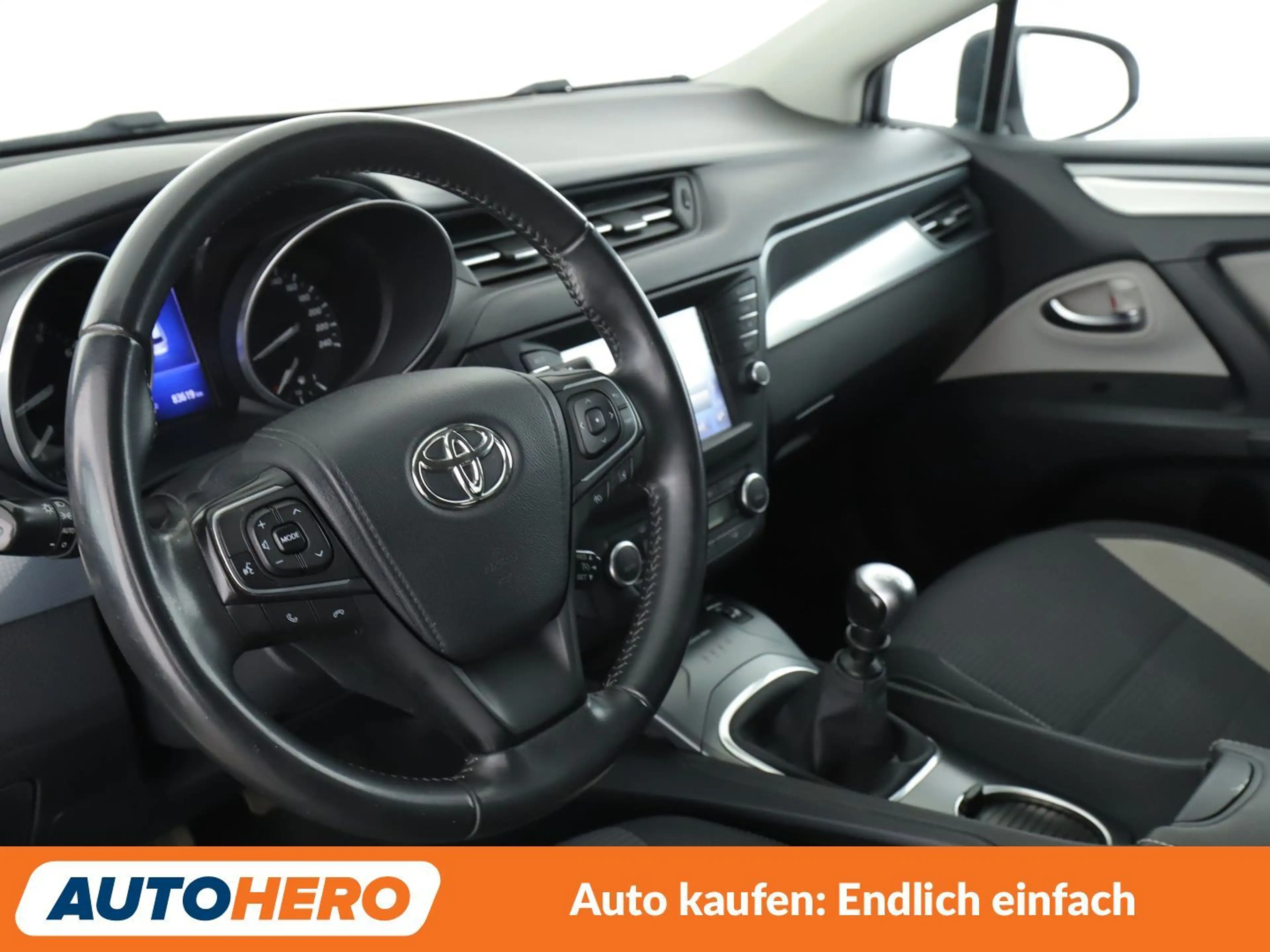 Toyota Avensis 1.8 Team D — photo 11
