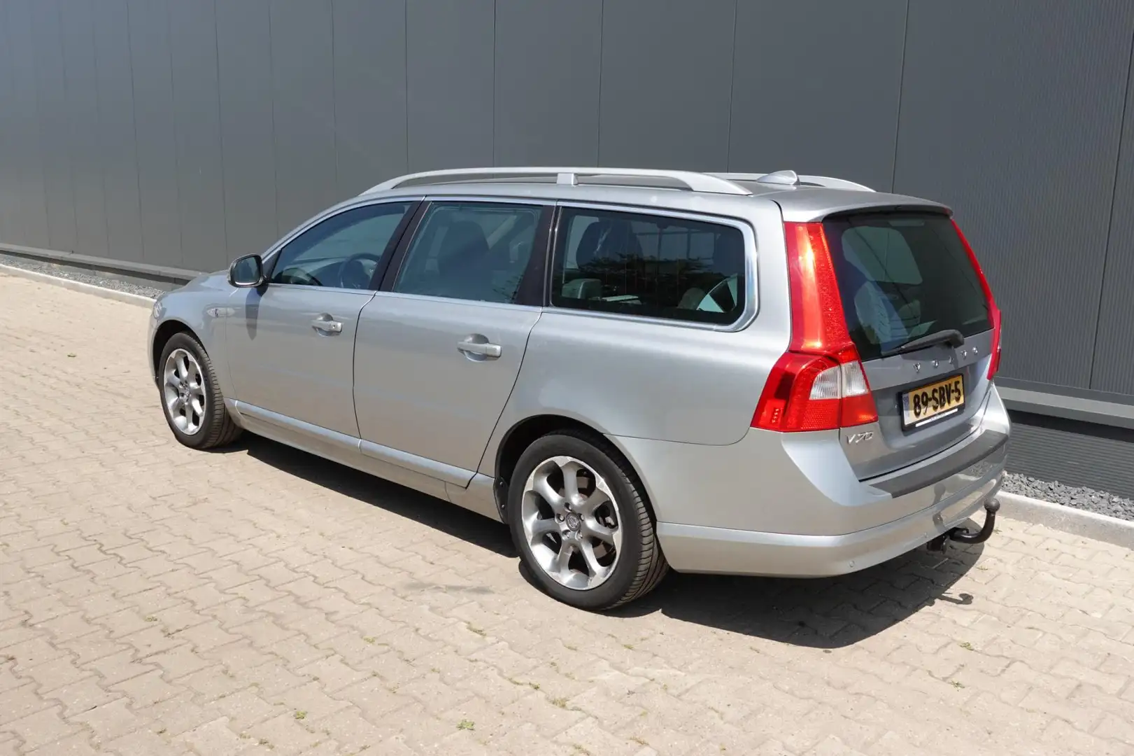 Volvo V70 2.0 T5 Ocean Race / DEALERONDERH. Gris - 2