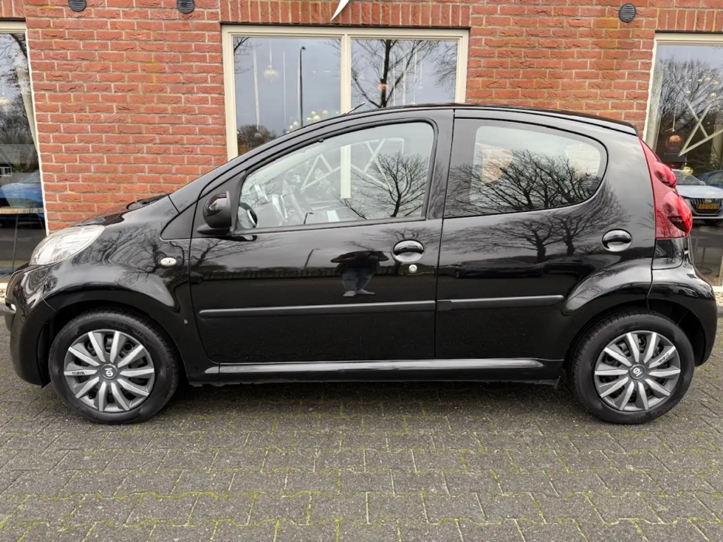 Peugeot 107 1.0 Envy NIEUWE APK / RIJDT GOED / AIRCO / ELEK.RA Negru - 2