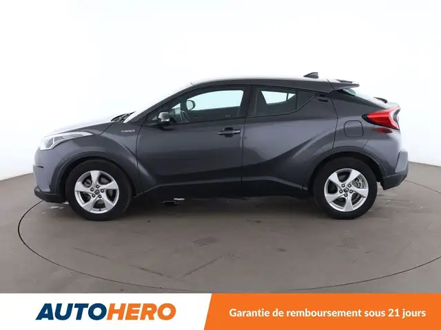 Toyota C-HR view 3
