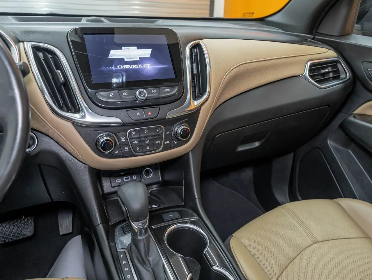 Chevrolet Equinox снимка Chevrolet Equinox