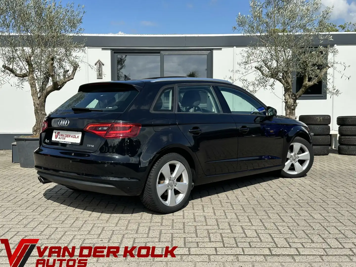 Audi A3 Sportback 1.4 TFSI Ambition Navi Climate Cruise Pa Zwart - 2
