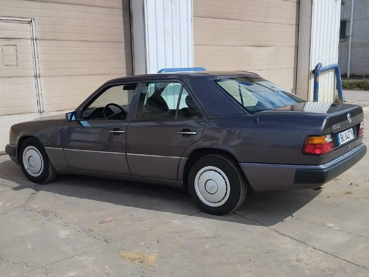 Mercedes-Benz 230TE, foto 2