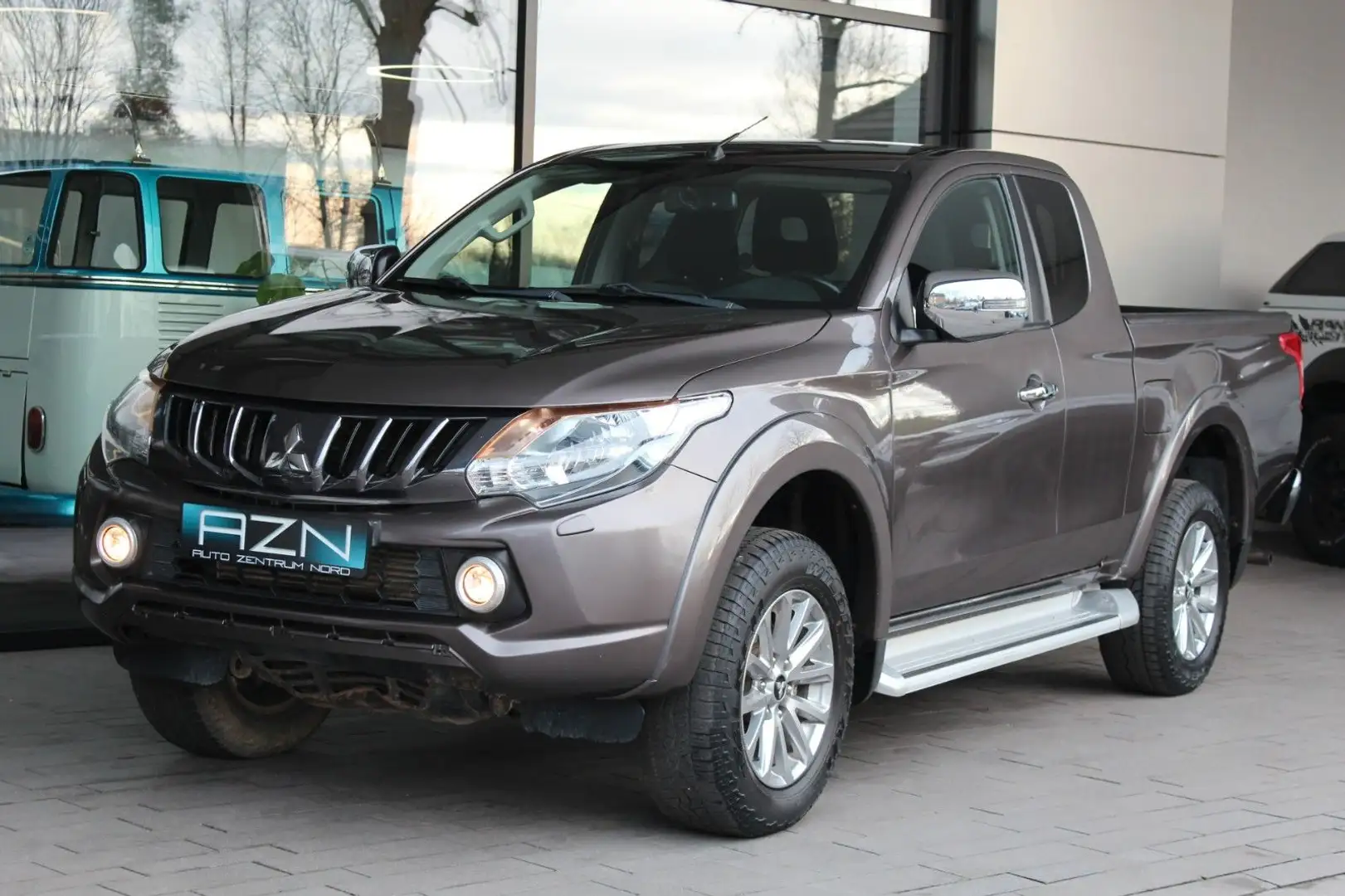 Mitsubishi L200 Plus Club Cab 4WD Braun - 2