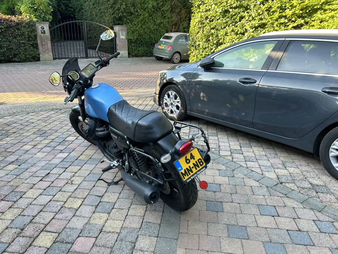 Moto Guzzi V 7 III Stone Blauw - 1