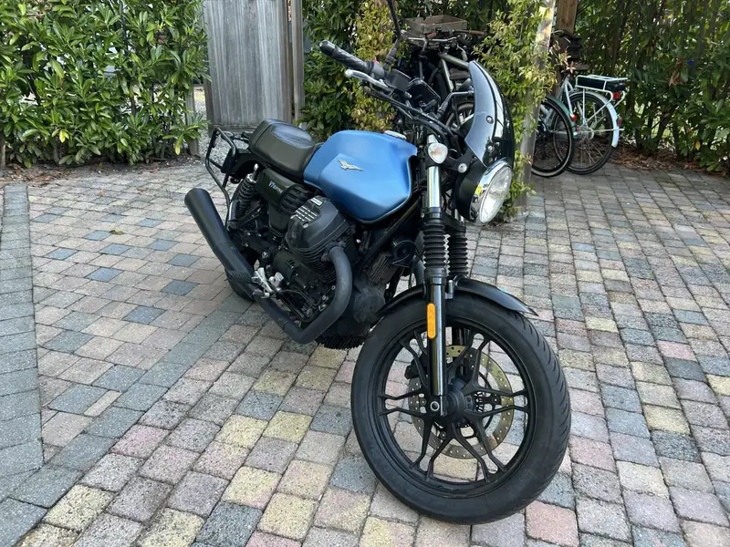 Moto Guzzi V 7 - foto 2