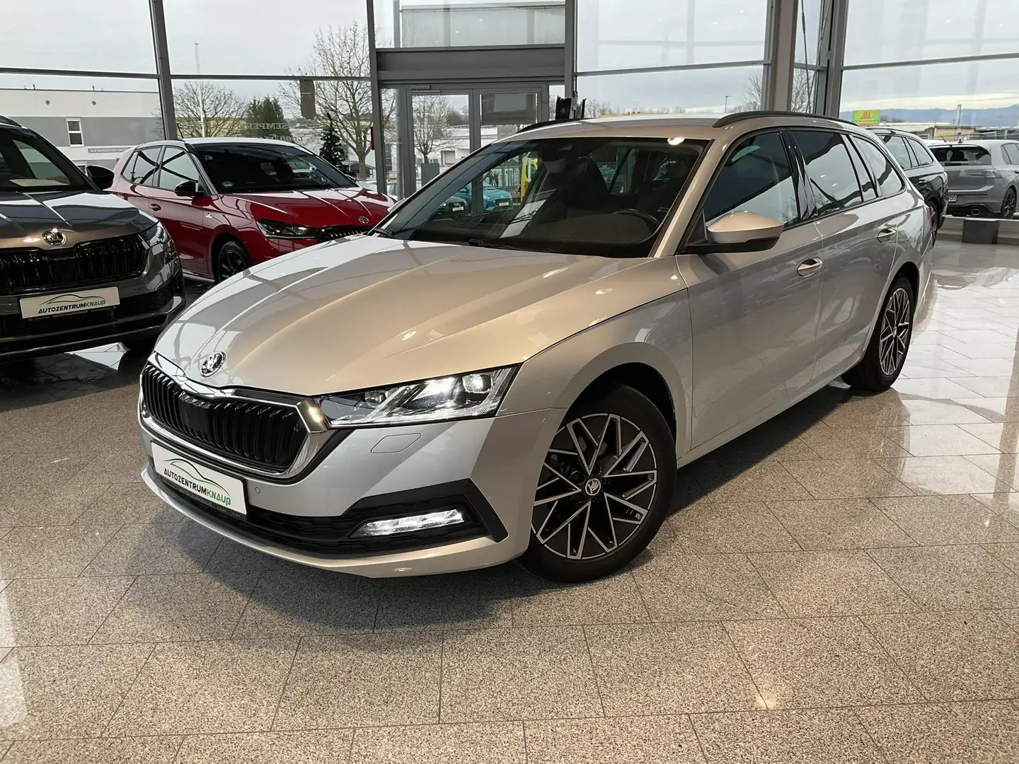 Skoda Octavia 1.5TSI Ambition Matrix-LED AHK ACC LenkHeiz Kessy Silber - 1