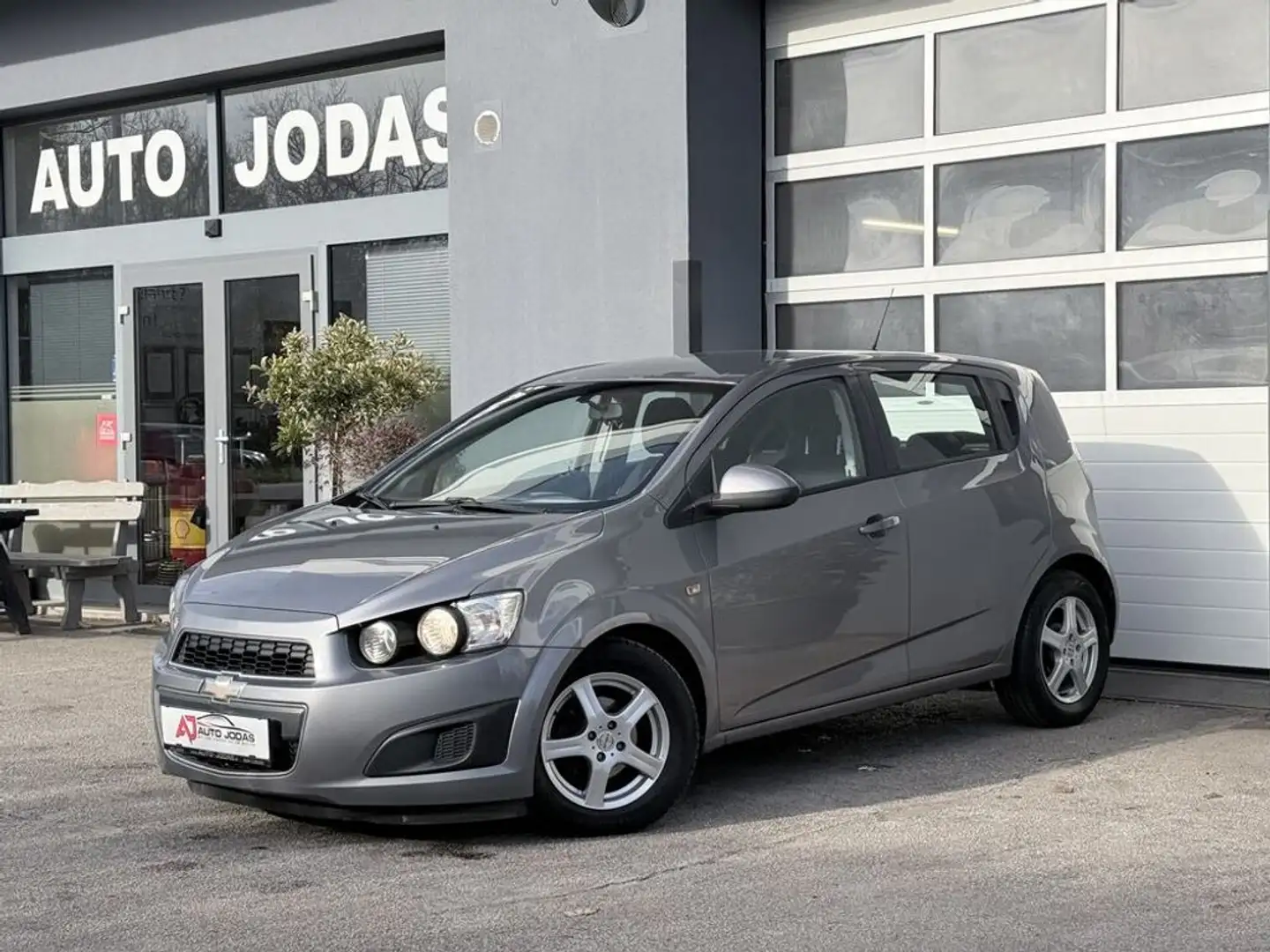 Chevrolet Aveo 1.2 LT 5-türer **Freisprech/Tempomat** Grau - 2