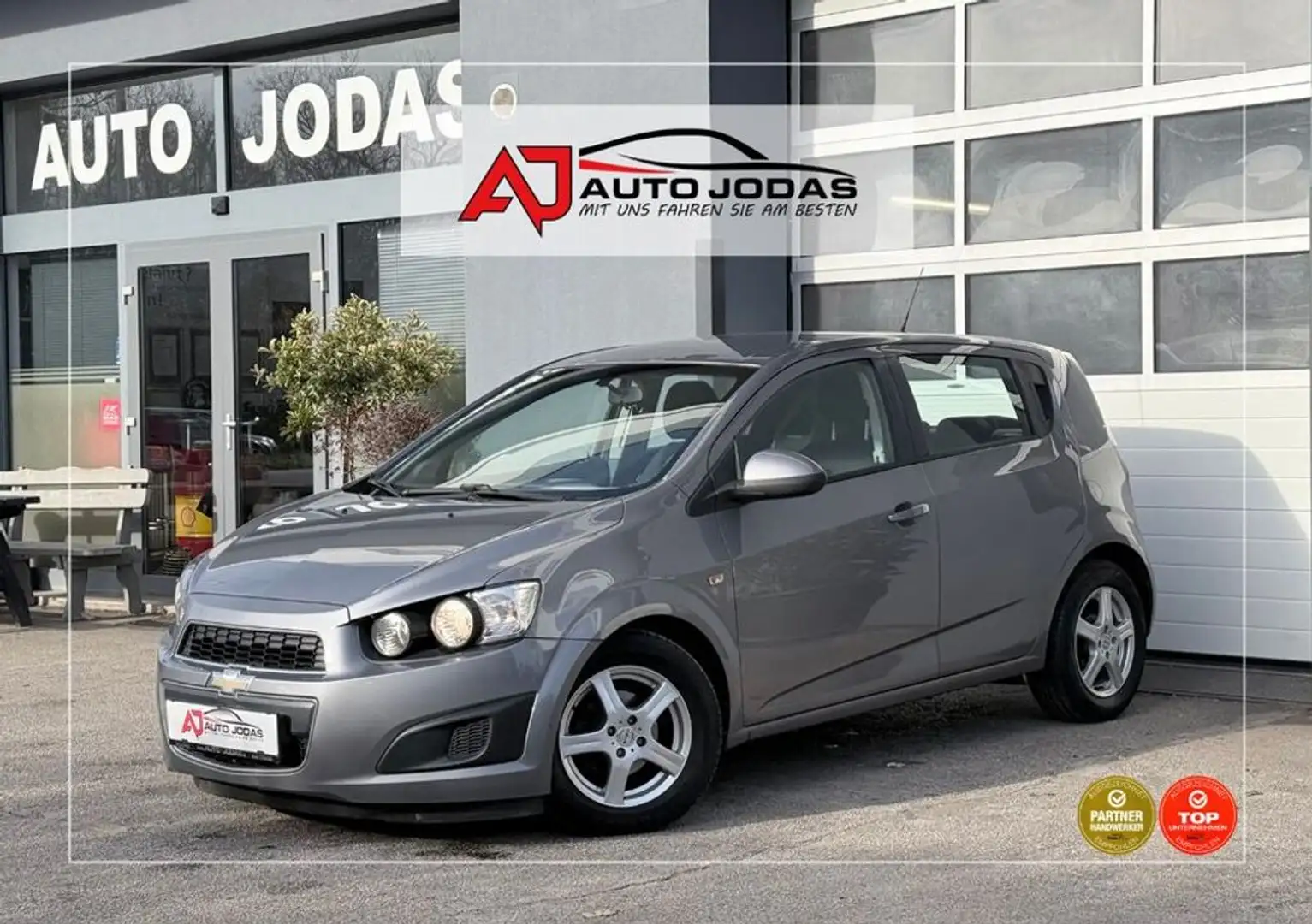 Chevrolet Aveo 1.2 LT 5-türer **Freisprech/Tempomat** Grau - 1