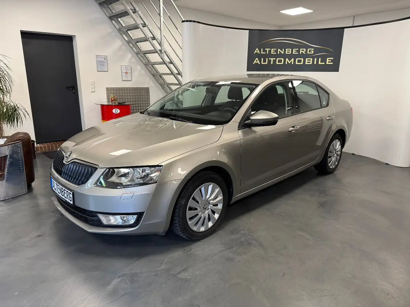Skoda Octavia Lim. Ambition Klima Tempomat Sitzhzg. Beige - 2