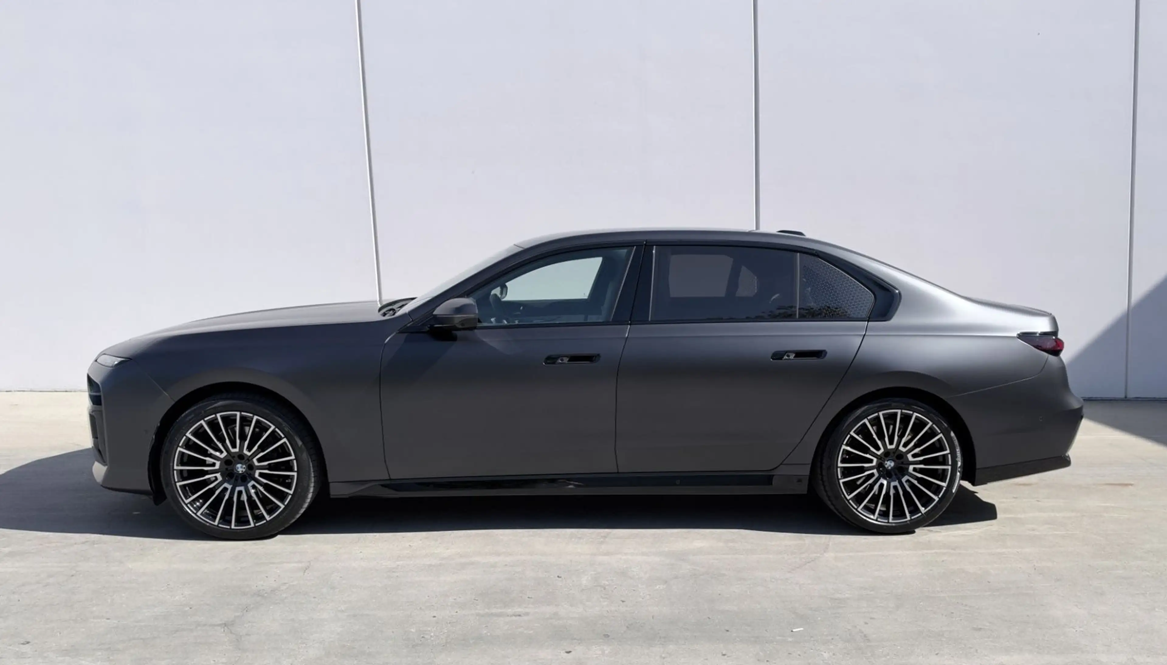 BMW 740 d xDrive M Sport Pro Fond E.°Innovation°Froze — photo 7