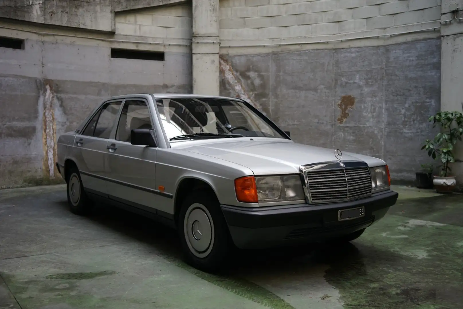 Mercedes-Benz 190 190 2.0d 72cv Plateado - 2
