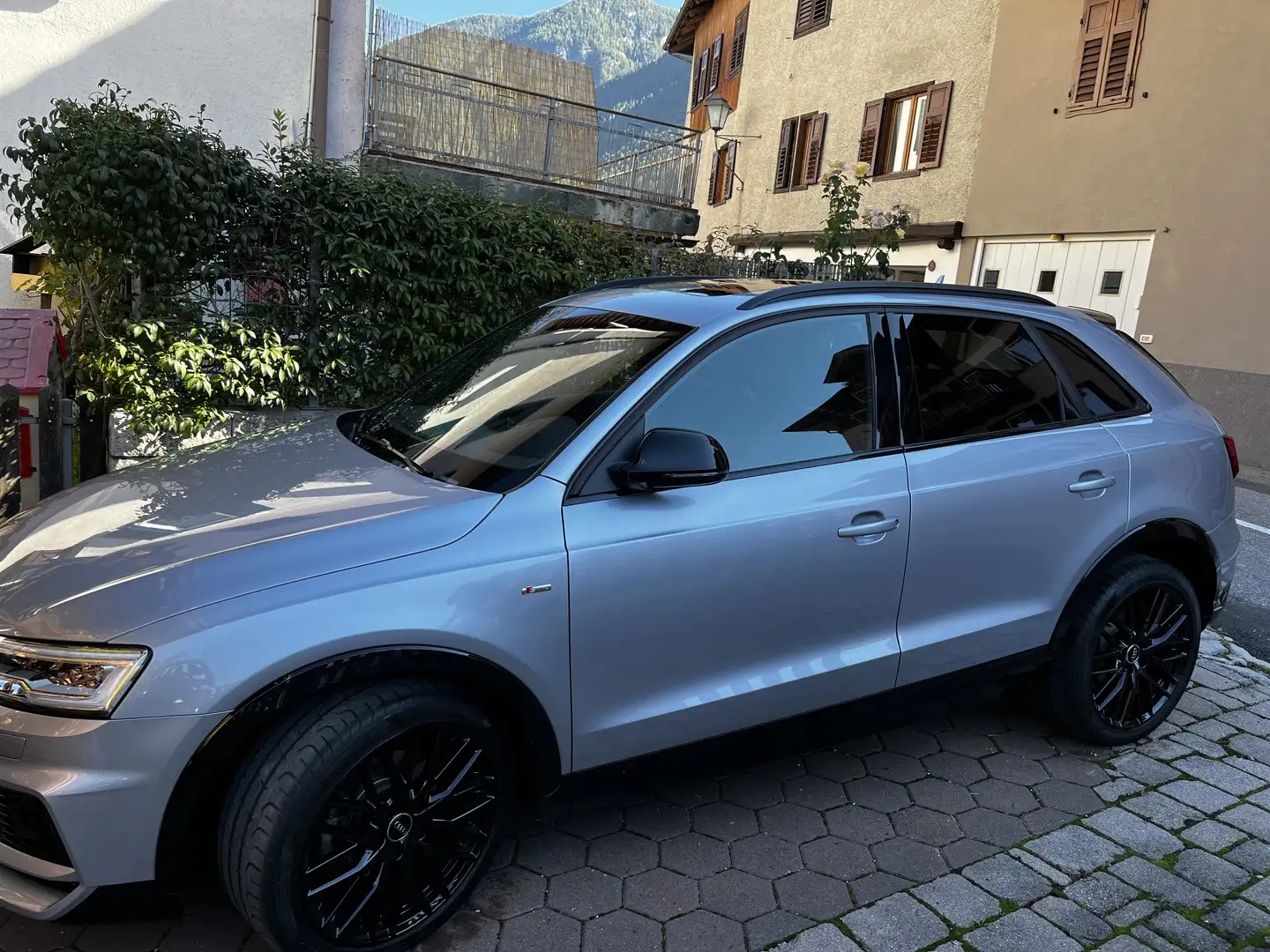 Audi Q3 2.0 tdi S line edition 150cv s-tronic - 1