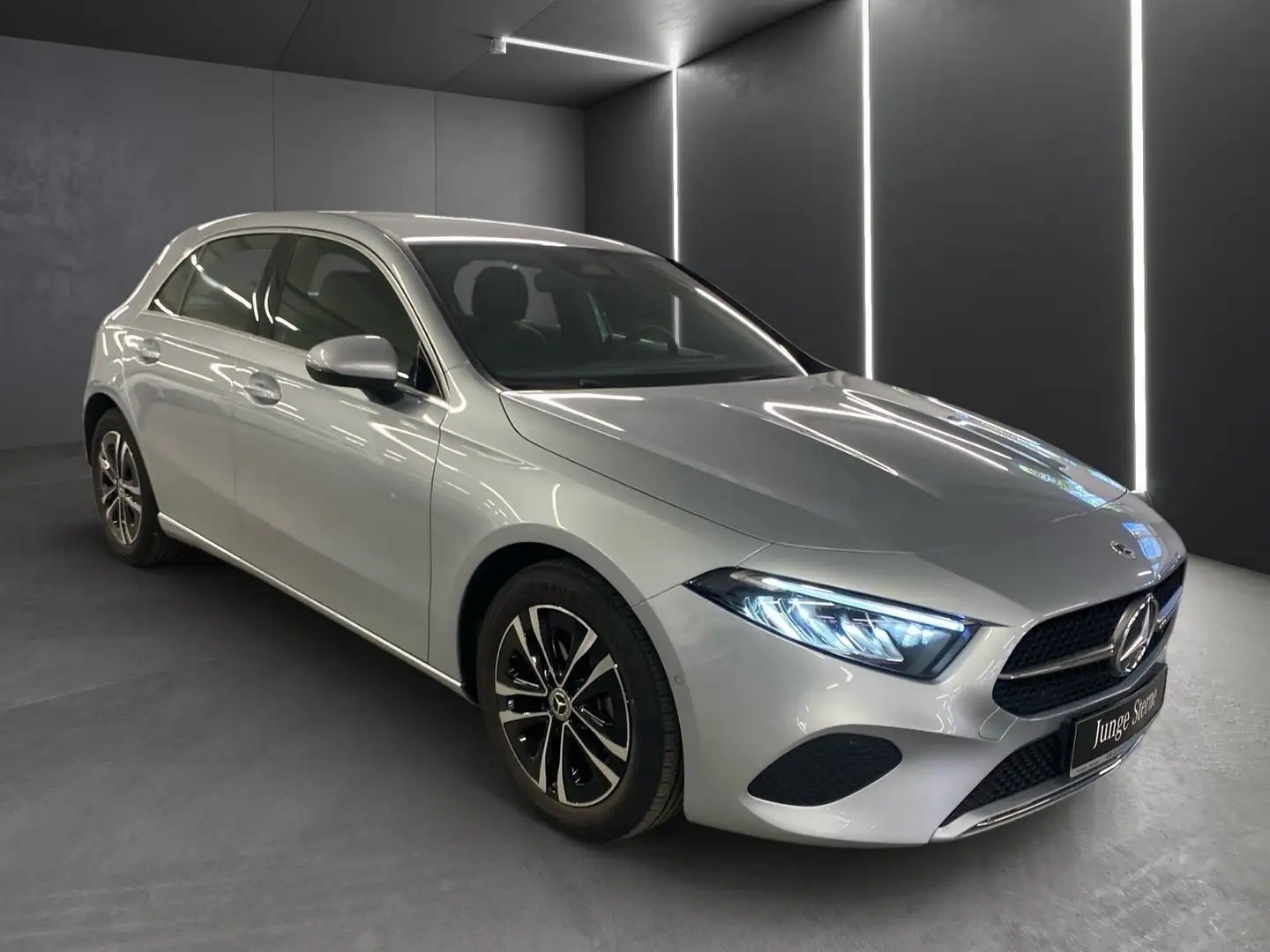 Mercedes-Benz A 180 Progressive *LED*Kamera*CarPlay*SHZ*MBUX* Silber - 2