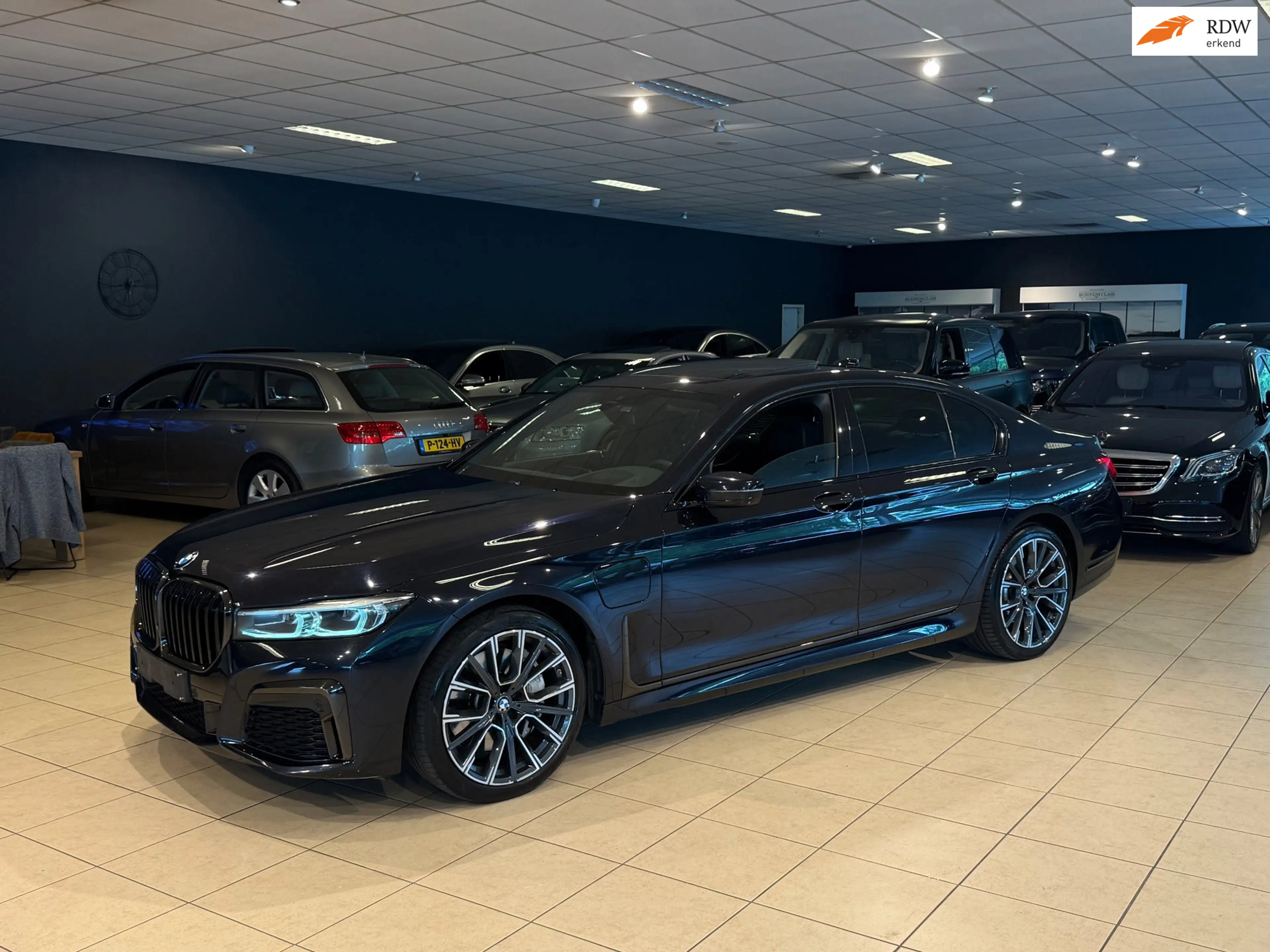 BMW 745 7-serie 745e M-Sport/Inclusief BTW/HUD/Schuifdak/3