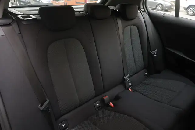 BMW 1 Series view 13