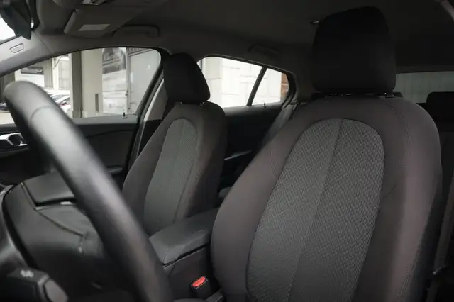 BMW 1 Series view 17