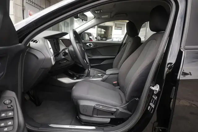 BMW 1 Series view 18