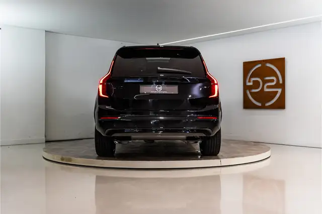 Volvo XC90 view 4