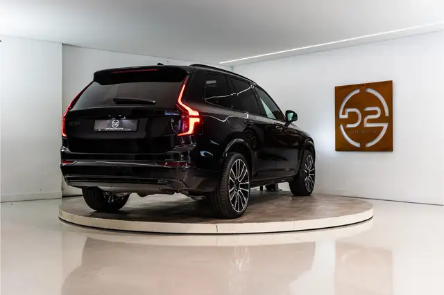 Volvo XC90 view 5