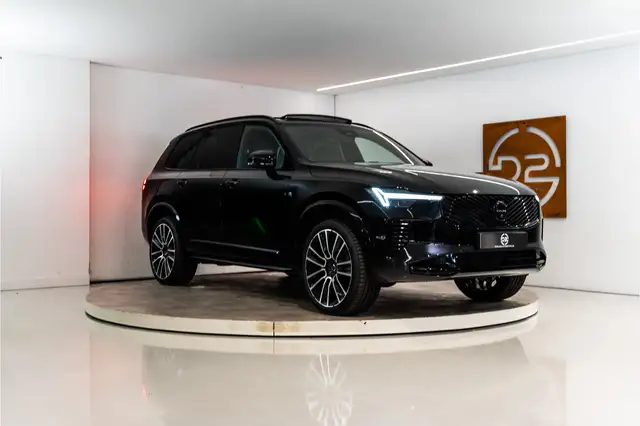 Volvo XC90 view 7