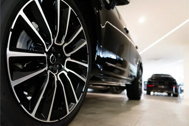 Volvo XC90 view 14
