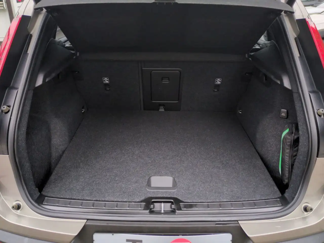 Volvo XC40 T3 Momentum Pro 2WD Automatik Bluetooth Navi, миниатюра 16