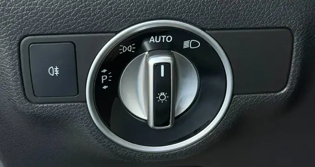 Mercedes-Benz Cla view 11