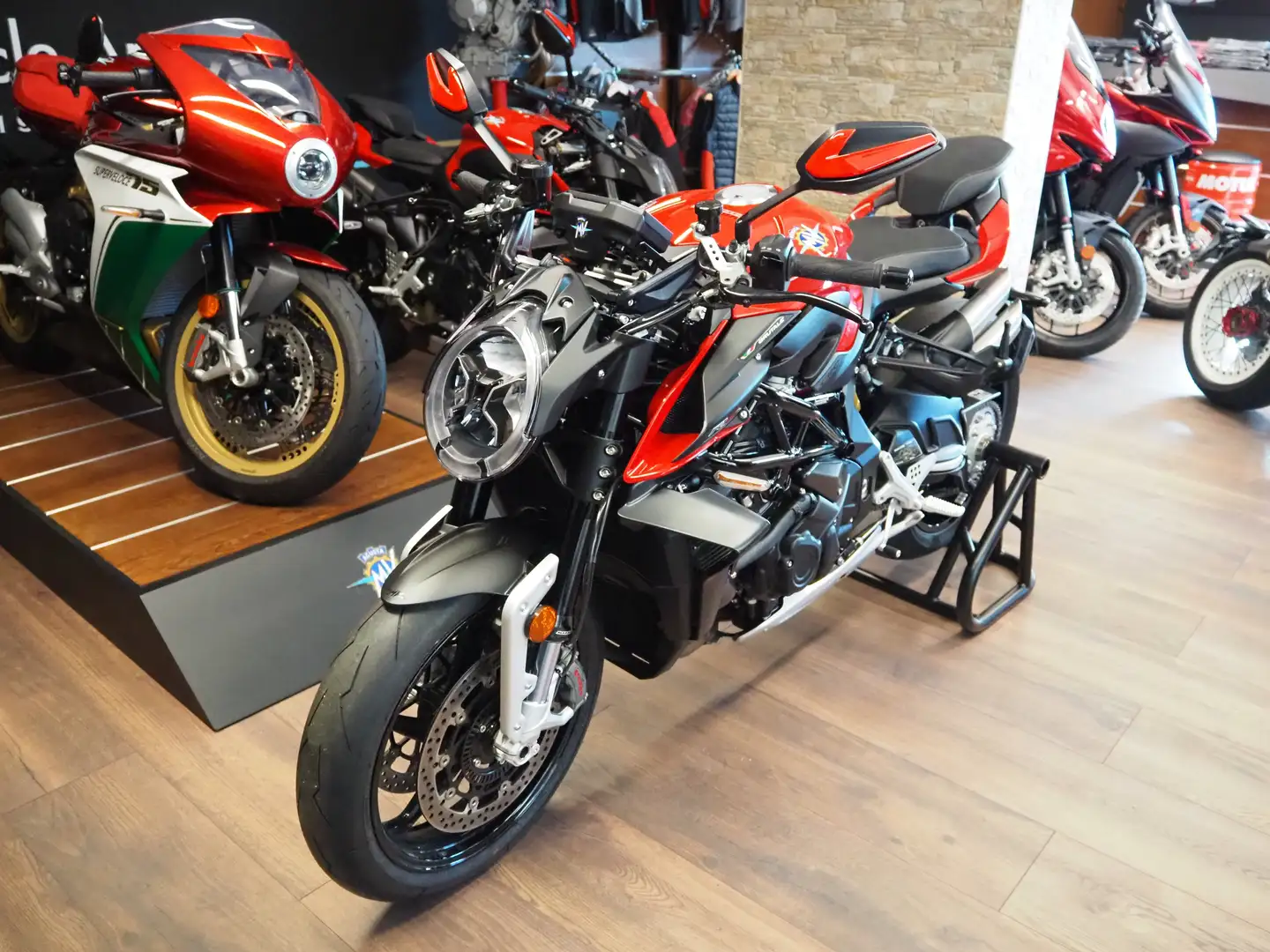 MV Agusta Brutale 1000 RS Red - 2