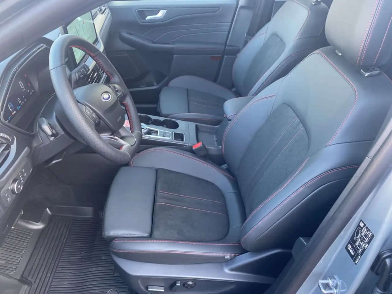 Ford Kuga Plug-In Hybrid ST-Line X HUD Navi Digitales Cockpi 8