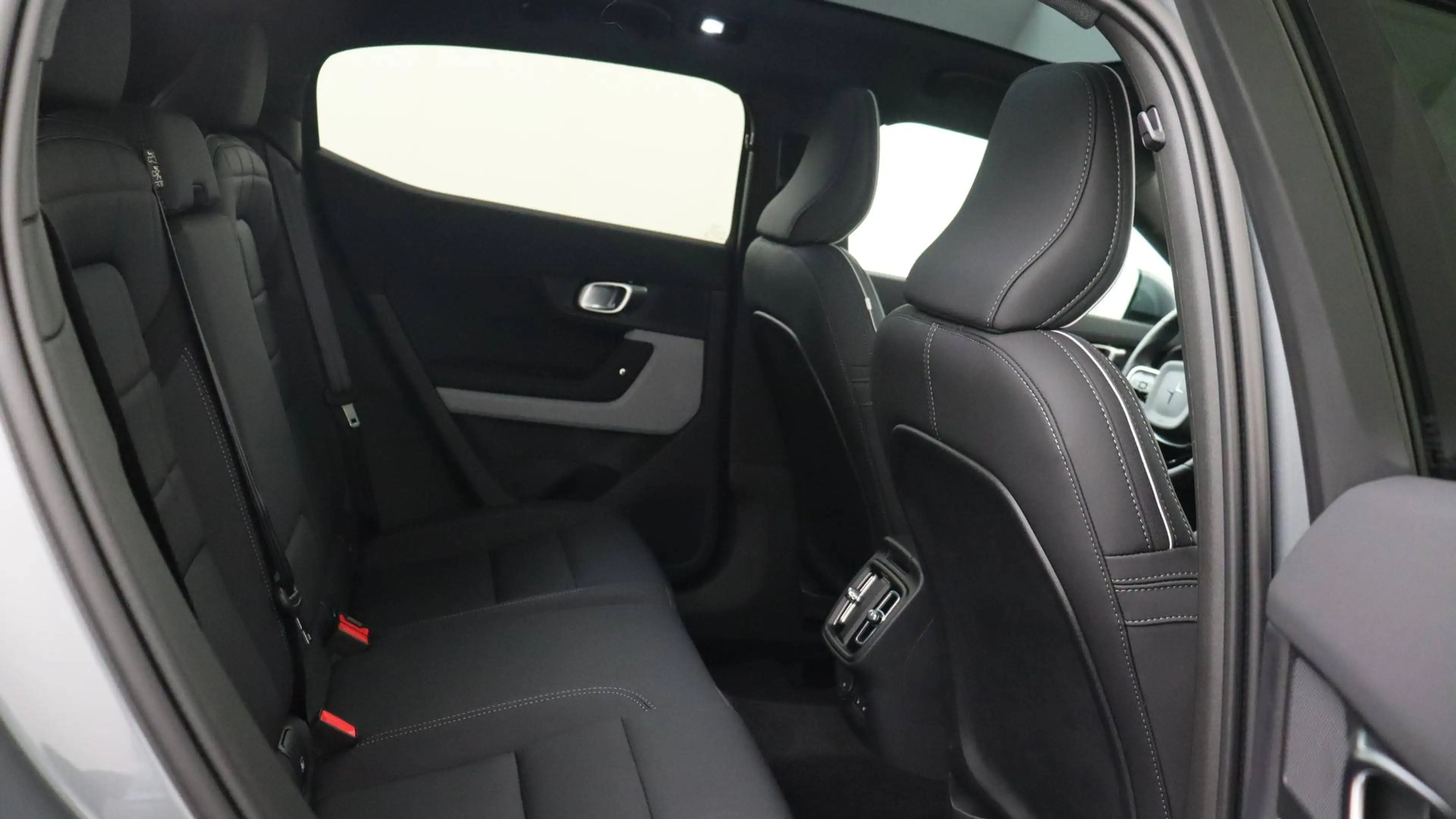 Polestar 2 82 kWh Long Range Single Motor MY26 Prime — photo 9