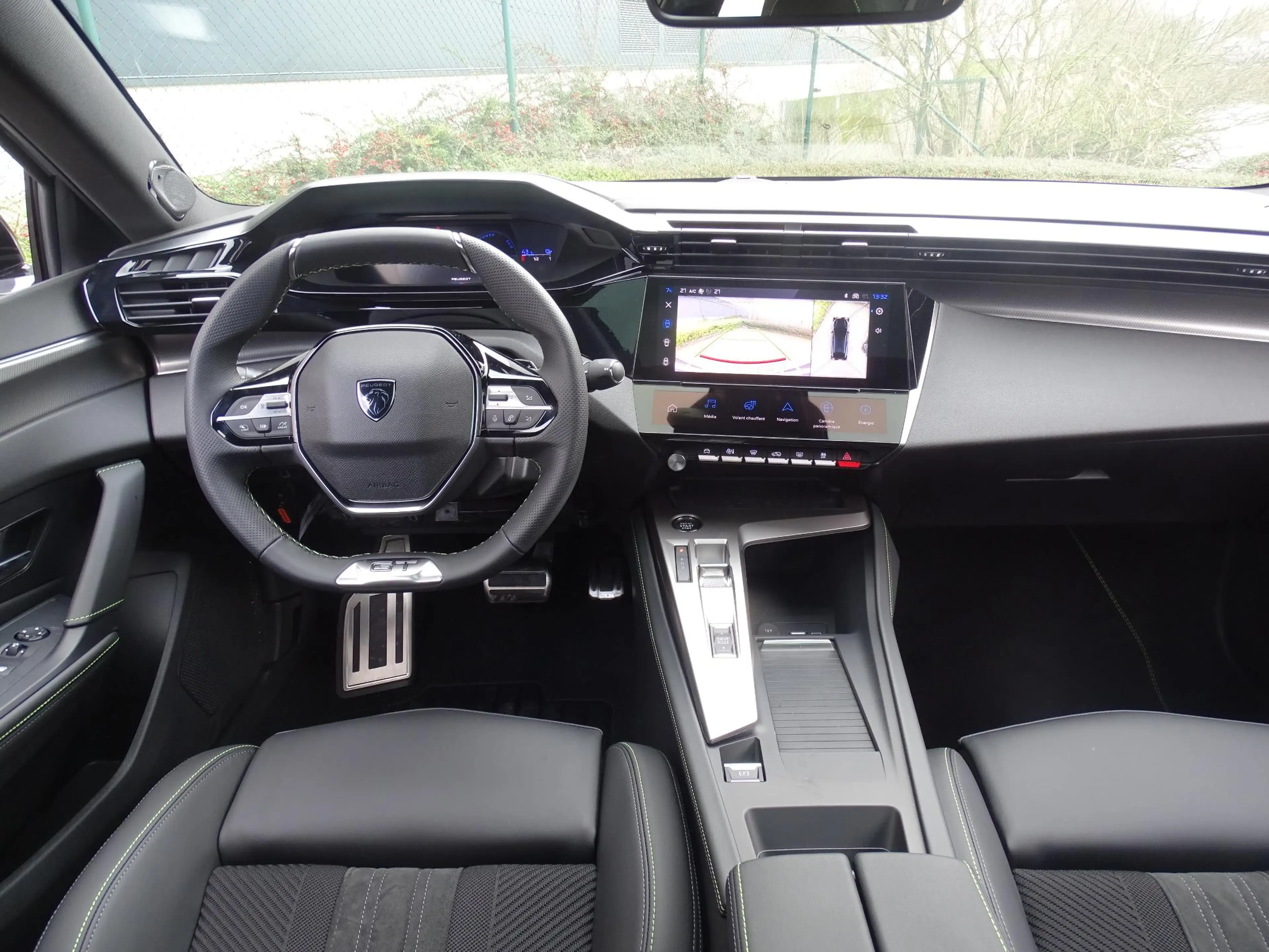 Peugeot 408 e-408 210 GT — photo 11