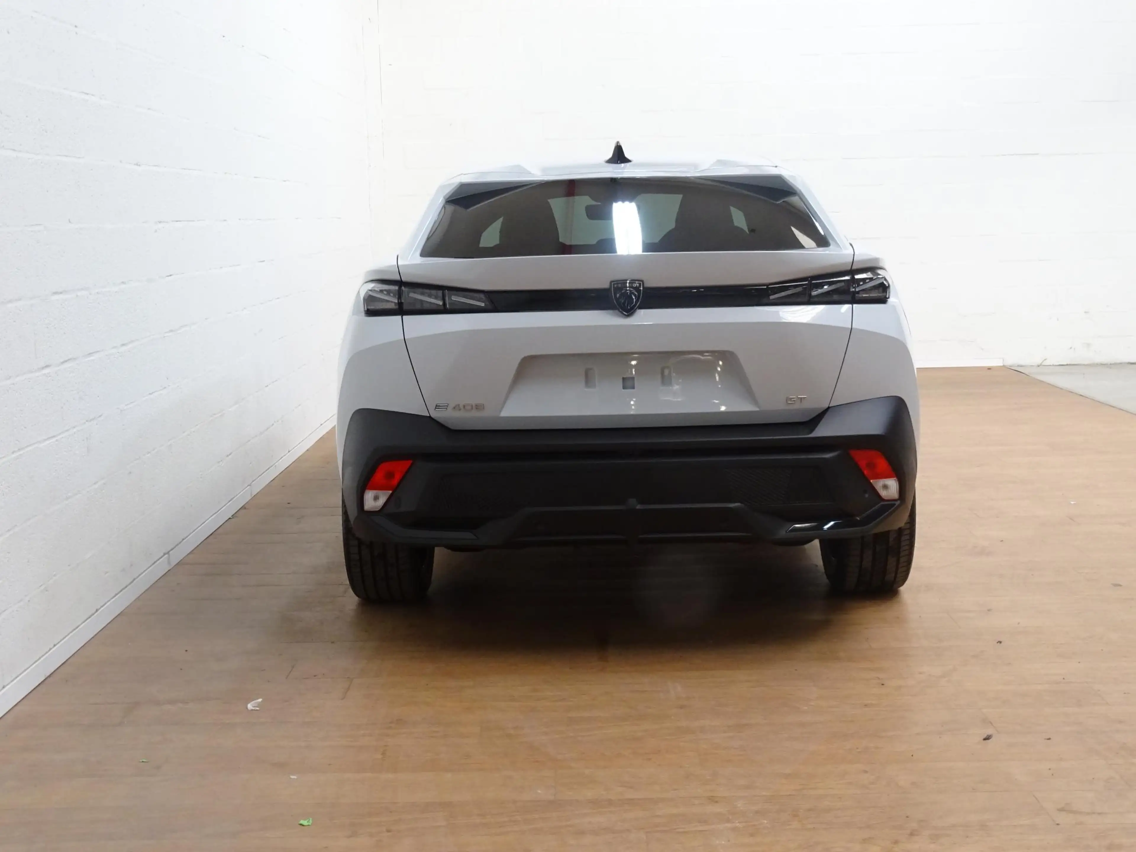 Peugeot 408 e-408 210 GT — photo 10