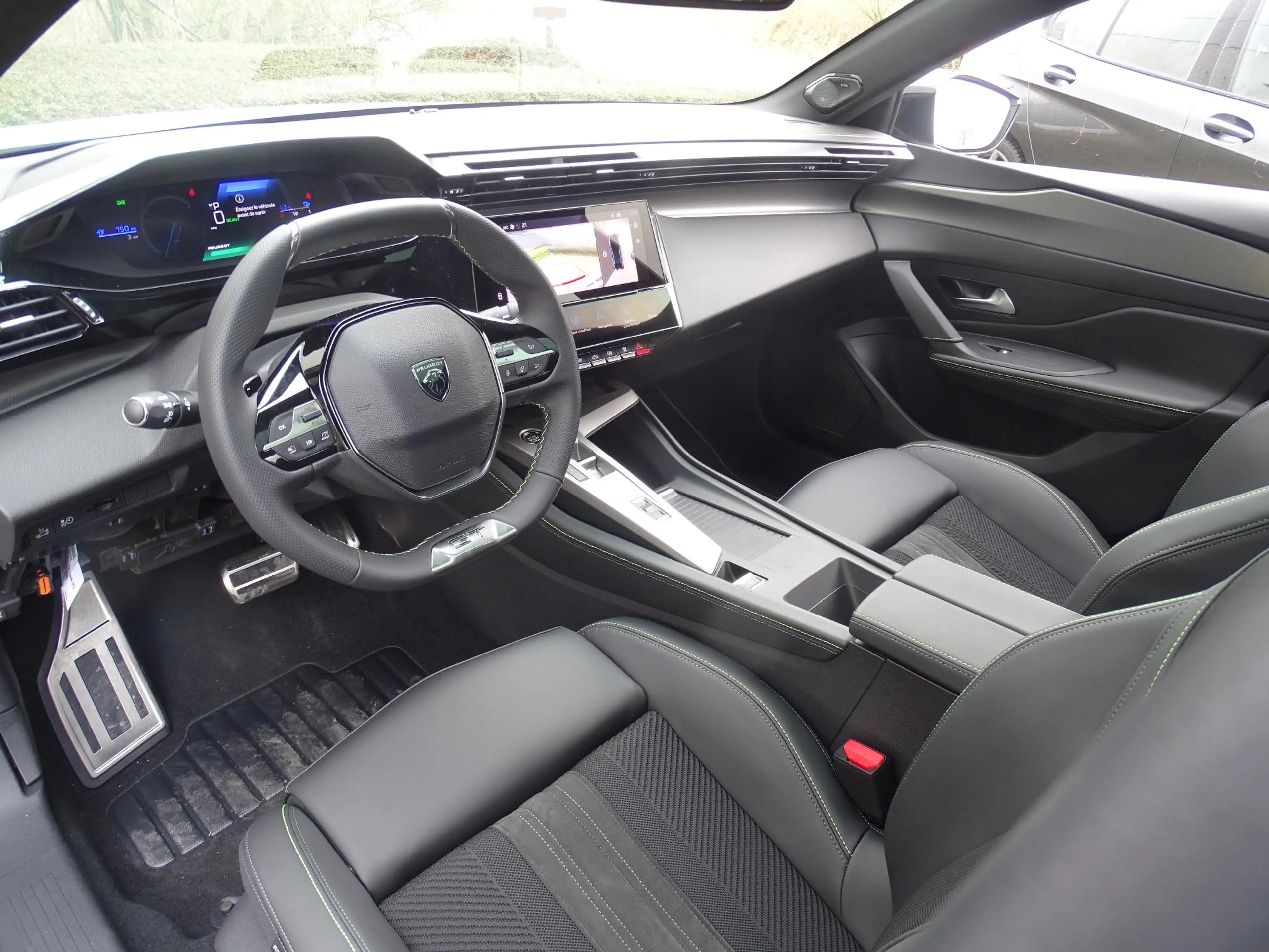 Peugeot 408 e-408 210 GT — photo 13